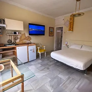 https://gibralfaro-alojamiento-turistico-cerca-de-la-playa.hotelsinnerja.org